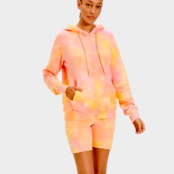 UGG 2pc.set/ Keira hoodie and zahara shorts ๐ - Picture 16 of 16